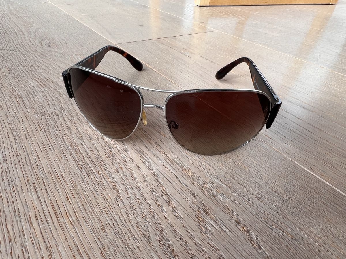 Marc Jacobs Brillen & Gläser: Sonnenbrille Marc Jacobs – Gebraucht aus Hertenstein AG von Stadtturm 2