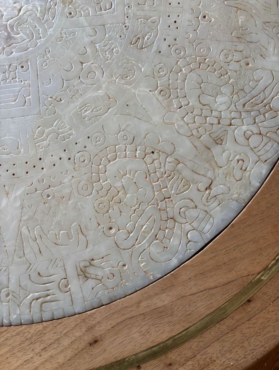 Piatti di portata: Mexikanischer Stubentisch mit Handgravuren – Usato da Laupen ZH venduto da coni06 1