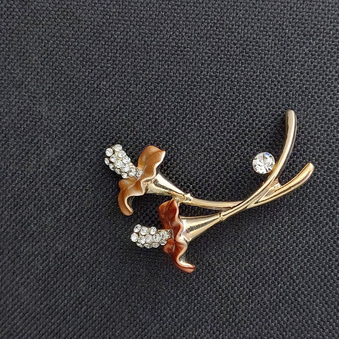Spille & Fermagli: Brosche Blume – Nuovo e nell'imballaggio originale da Zunzgen venduto da WeilerShop