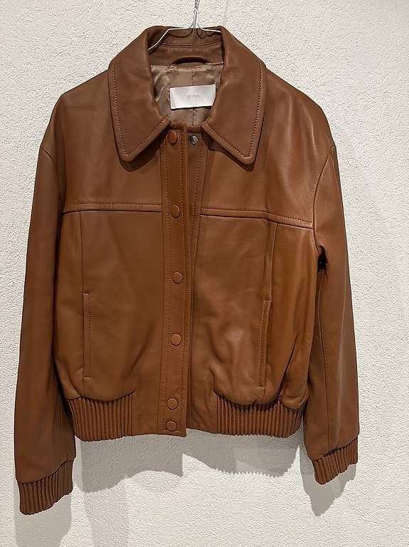 Vestes: Hugo Boss Lederjacke Grösse 40 – D'occasion à Unterägeri par mar_96hk