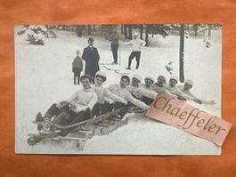 Antik Postkarte Bob Rodelsport Wintersport Gruppe Schweiz 