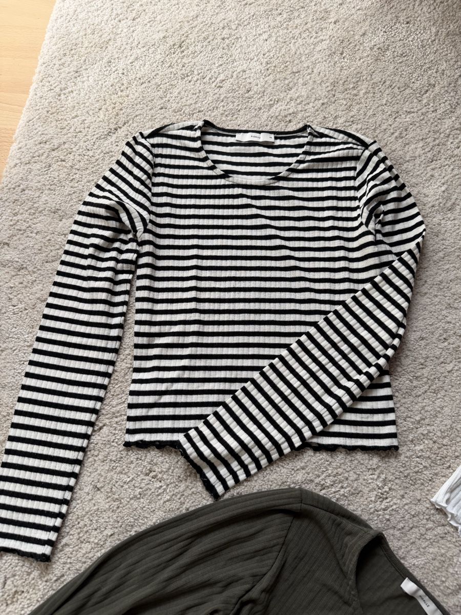 Only T-Shirts: 4er Set Damen T-Shirts, XS, ONLY – Gebraucht aus Abtwil SG von ann_z86v 3