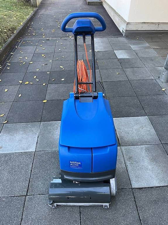 Tutte le macchine: Bodenreinigung Maschine  – Usato da Bremgarten b. Bern venduto da Rebollo1