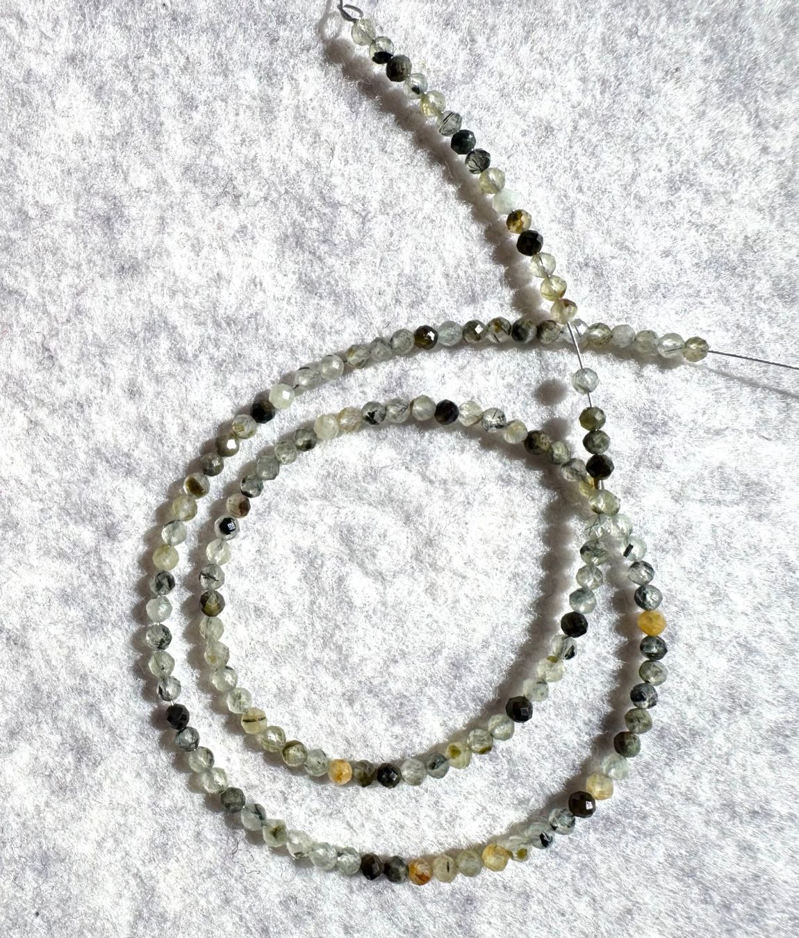 Catenine: Prehnit  wunderschön 3mm   43 cm facettiert    Prehnite – Nuovo e nell'imballaggio originale da Leuggern venduto da gemshow 9