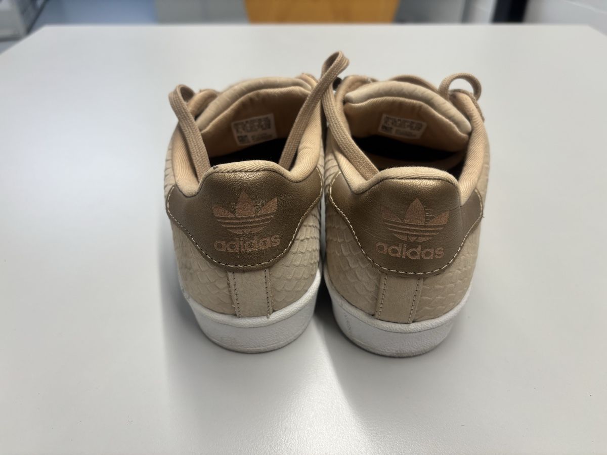 Adidas Scarpe da donna: Adidas Sneaker – Usato da Jonschwil venduto da Lambo5000 2