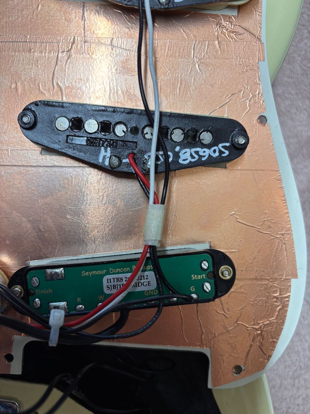 Squier Strumenti musicali: 2007 Fender Squier 50's Classic Vibe Stratocaster – Usato da Buch SH venduto da JTThomas 7