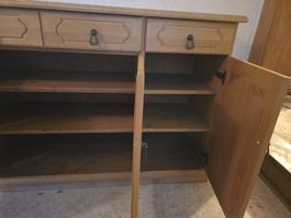 Sideboard aus Holz mit drei Schubladen guter Zustand