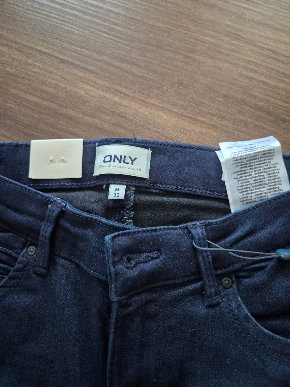 Lotti di vestiti: Hosenpaket Grösse M NEU – Nuovo (secondo la descrizione) da Altishofen venduto da tammy05 6