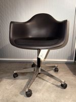 Vitra Eames Plastic Armchair PACC – Charles & Ray Eames