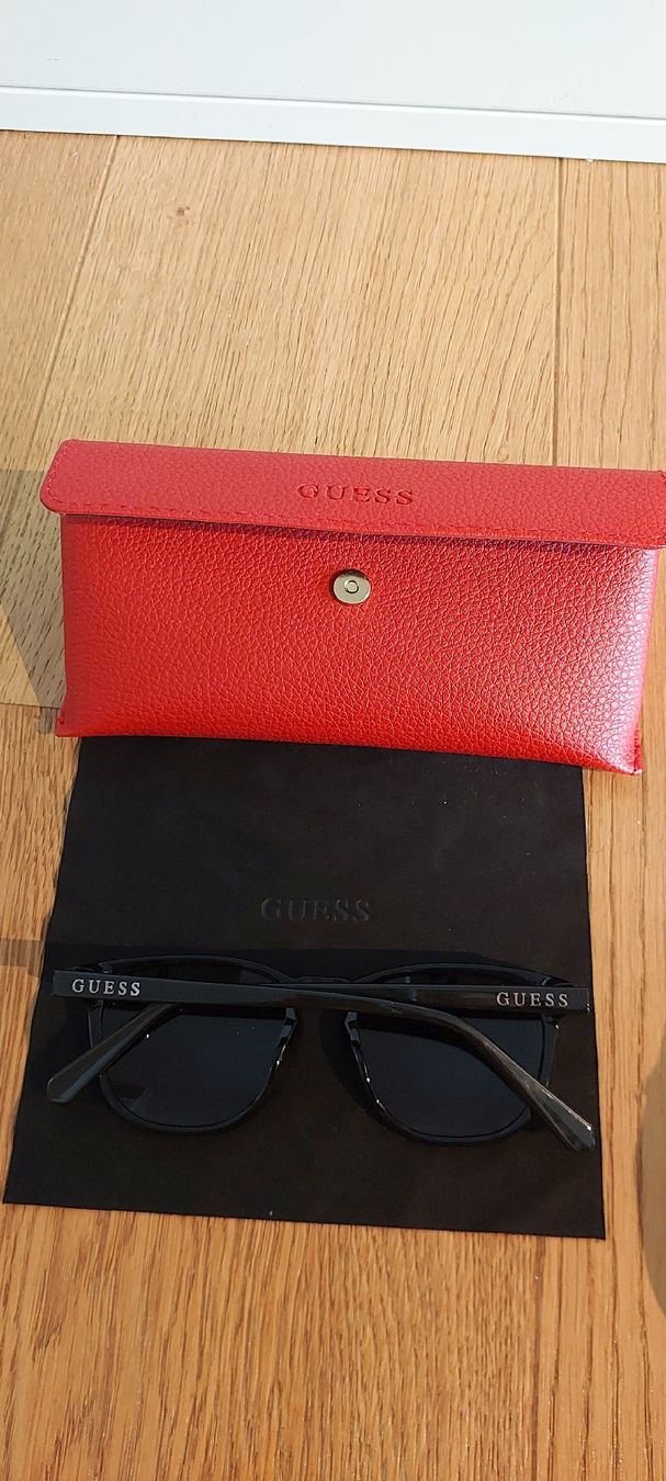 Guess Occhiali & Lenti: Guess Sonnebrille (small) – Nuovo (secondo la descrizione) da Bülach venduto da SarY. 1