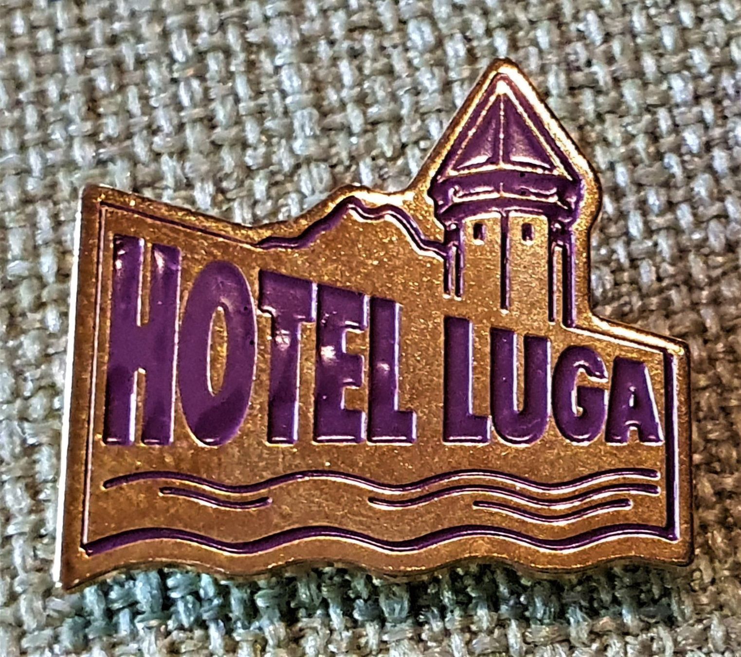 Alle Briefmarken: J600 - Pin Hotel Luga Luzern – Gebraucht aus Reinach BL von Boston-Verkauf