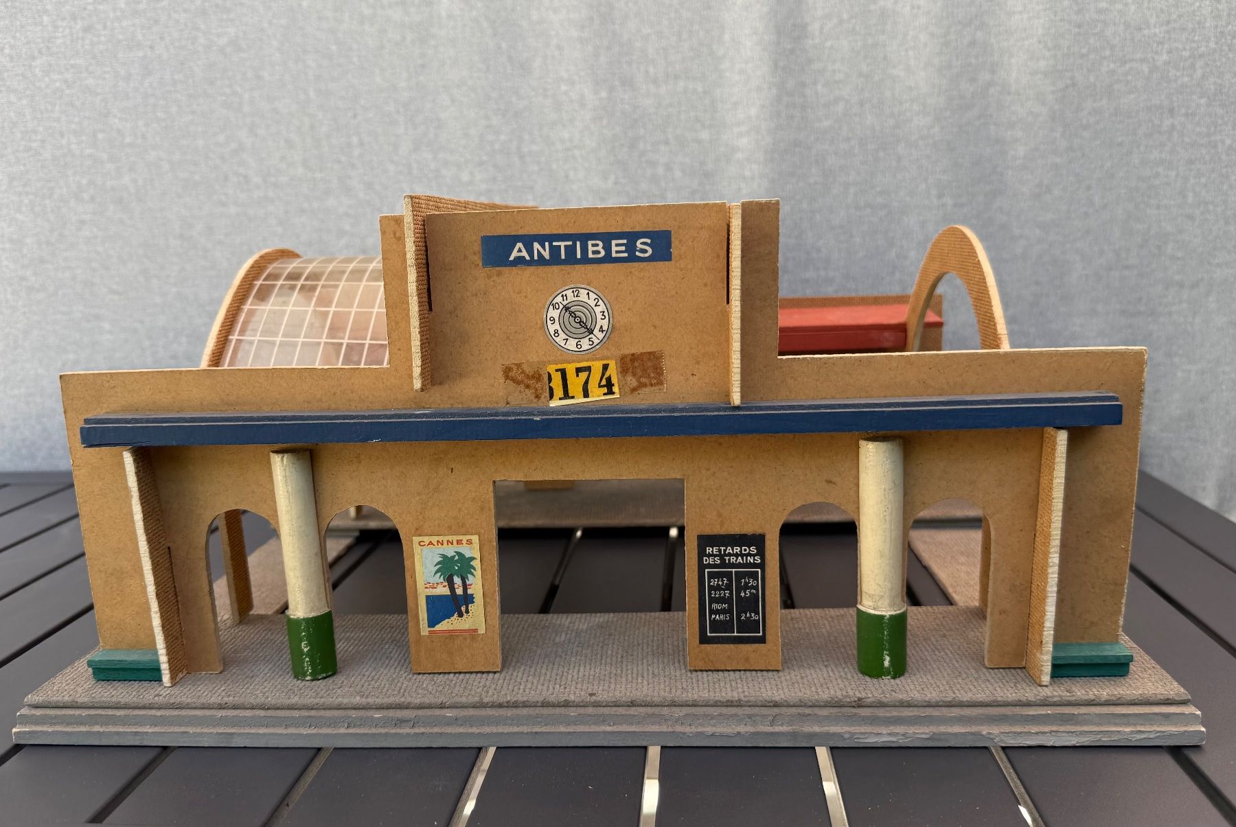 Hornby Modelleisenbahnen: Gare d'Antibes - Série Hornby – Gebraucht aus Denges von peumens 1
