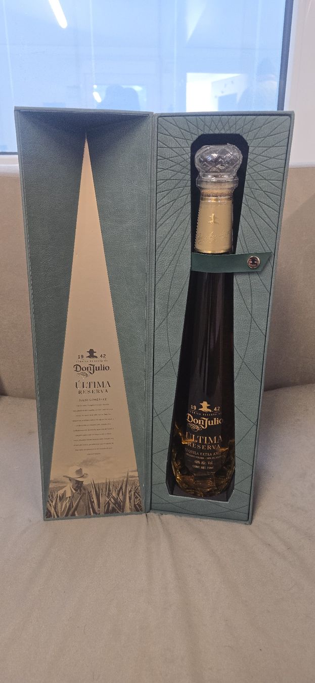 Bevande alcoliche: Tequila Don Julio Ultima Reserva – Nuovo e nell'imballaggio originale da Martigny venduto da gio_r52b