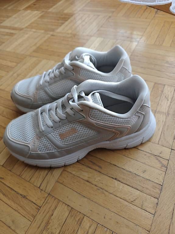 Scarpe da donna: Bench Schuhe, Grösse 40 – Usato da Samedan venduto da t_p_8nvs 2