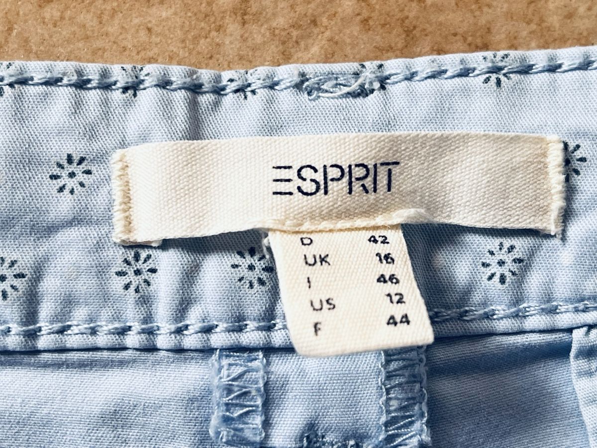 Esprit Pantaloni: Esprit Shorts, Gr. 42, blau gemustert – Usato da Hettiswil venduto da CoWa1974 1