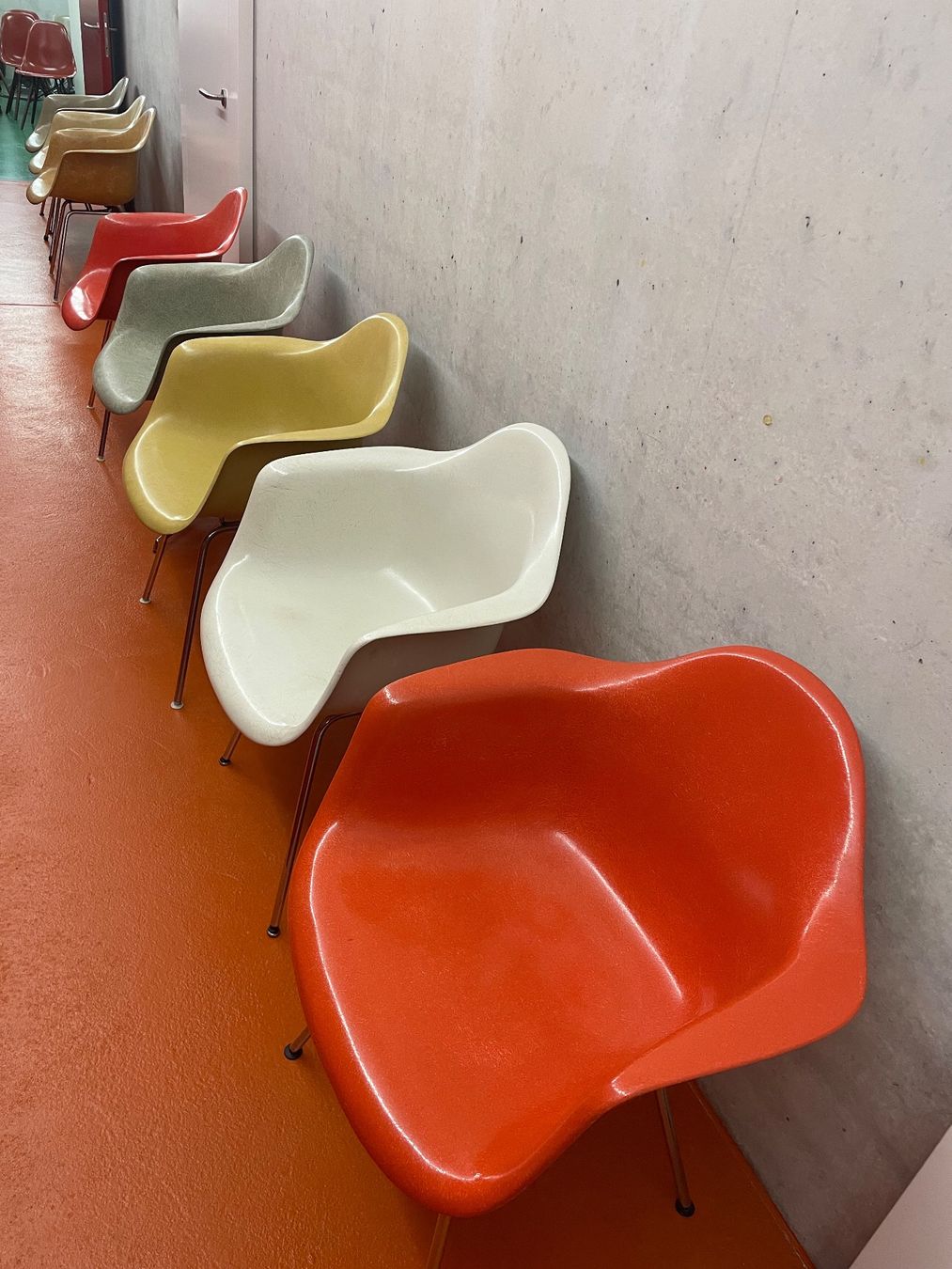 Eames Sedie: Eames Schaukelstuhl schwarz – Usato da ipsach venduto da Latigo 9
