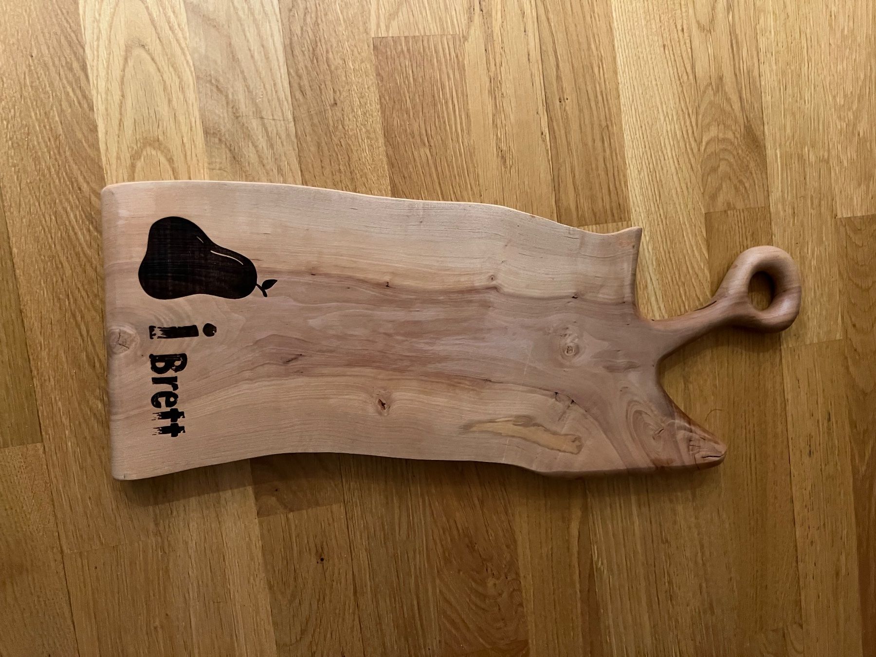 Servierplatten: Holzservierbrett – Gebraucht aus Widnau von sasabine