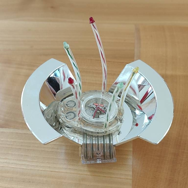 Swatch Orologi: Montre Swatch Light Tree - Merry Light-Mas - édition limitée – Usato da Renens VD venduto da sin_sdr6 1