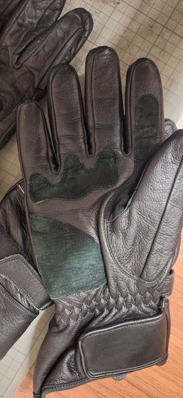 Handschuhe & Handstulpen: 2 Paar Motorradhandschuhe Leder  – Gebraucht aus Brugg AG von bacbac5757 1