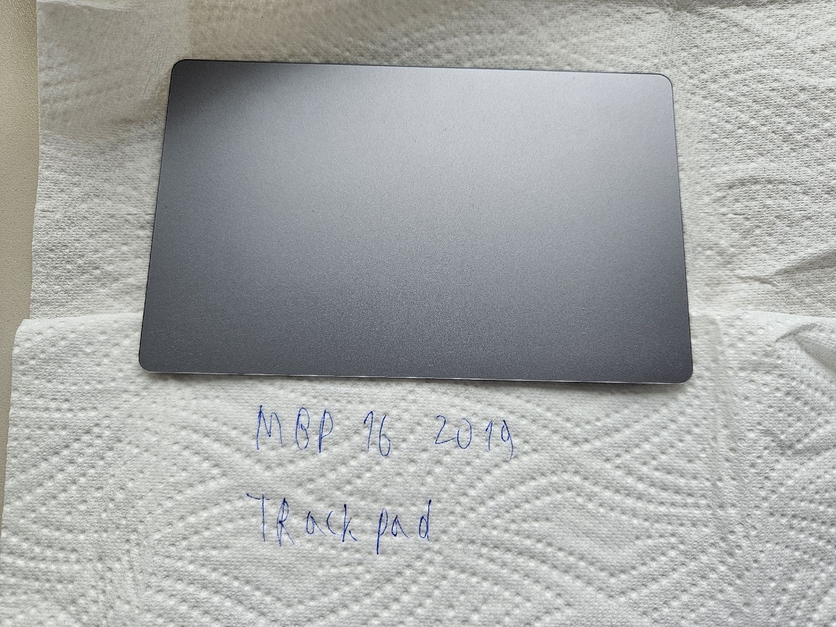 Apple Mouse: Trackpad von Apple MacBook Pro 16 Zoll 2019 – Usato da Biberist venduto da Volo28