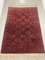 schöner Teppich Tapis in rot