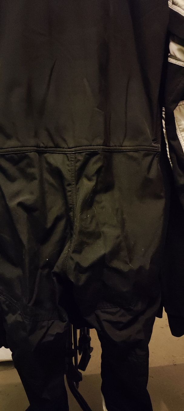 Completi: Skydive Suit Schwarz/Weiß – Usato da Winterthur venduto da Ajcps 4