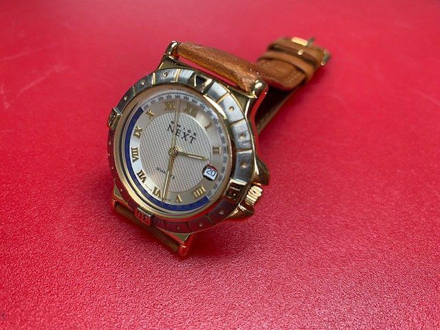 Swiss Orologi: Montre Swiss Next Quartz - NEUVE – Nuovo (secondo la descrizione) da La Neuveville venduto da Ofinzerb 1