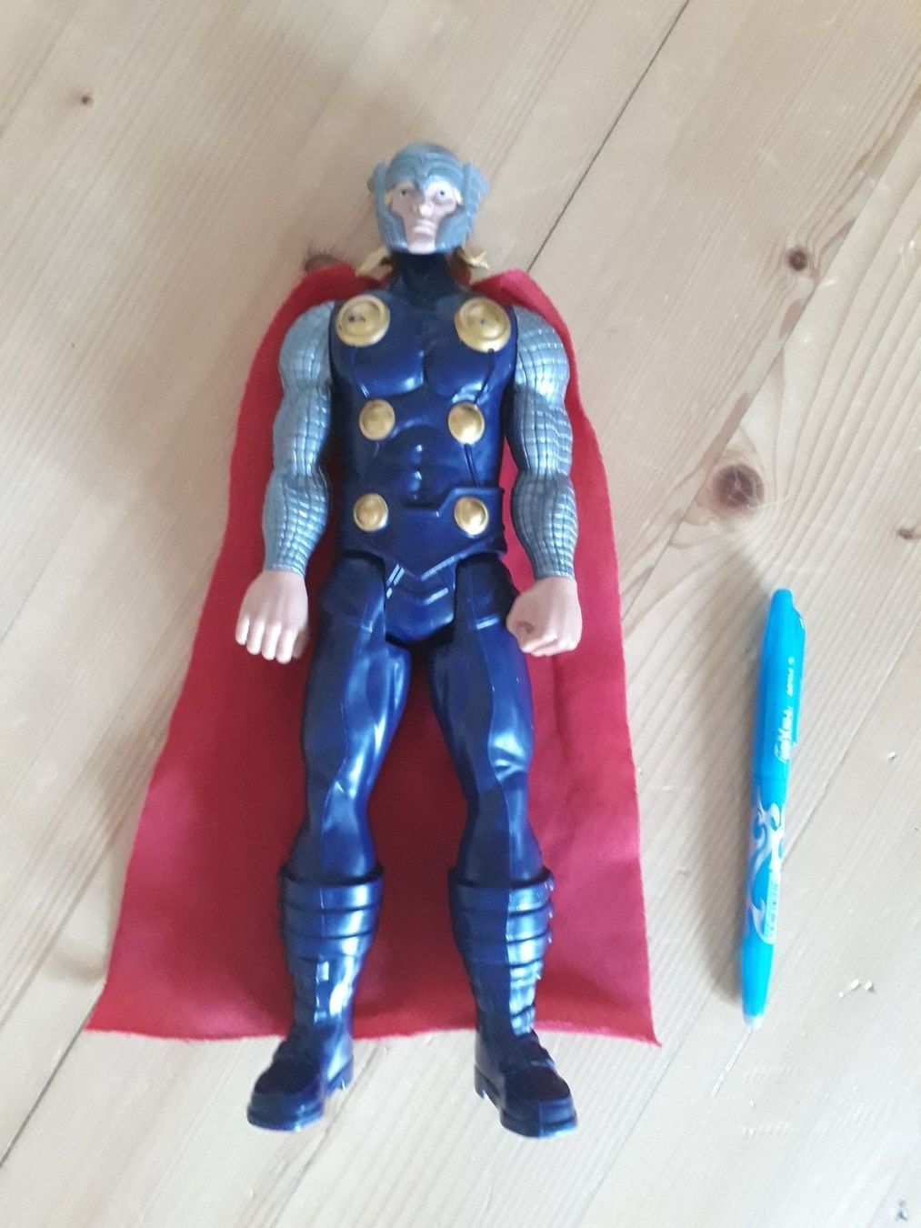 Statuette: Thor Figur – Usato da Basel venduto da mon_7m8h