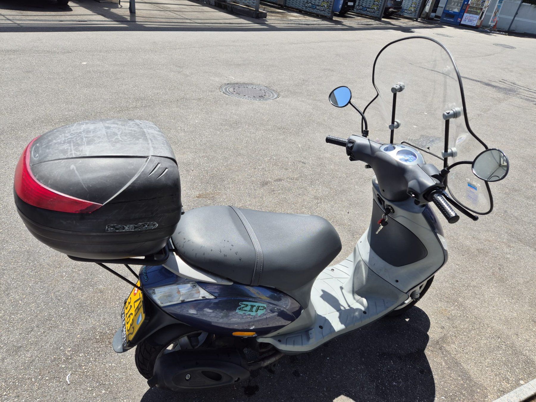 Piaggio Scooters: Kleinmotorrad Piaggio Zip 50 45km/h – Gebraucht aus Zürich von Zooroo 2