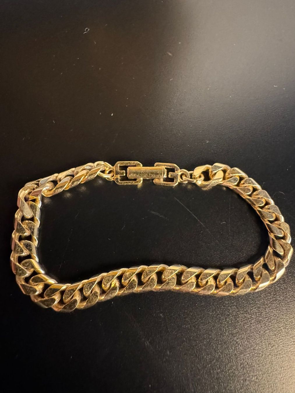 Givenchy Bracciali & Braccialetti: Givenchy Armband Goldfarben Vintage – Usato da Winterthur venduto da Dejv
