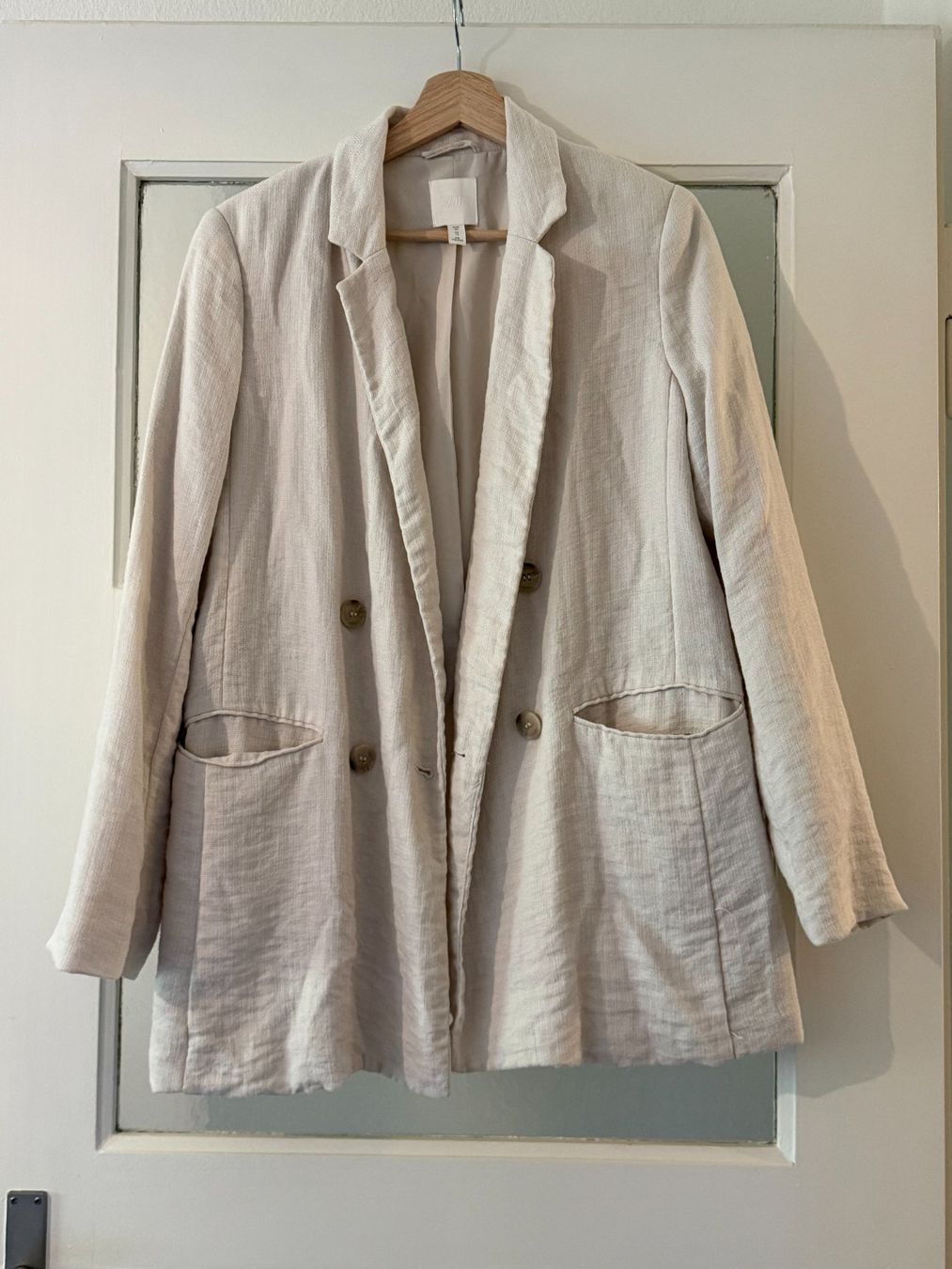 H&M Jacken: Blazer beige von H&M Grösse 40 – Gebraucht aus Basel von zukk_