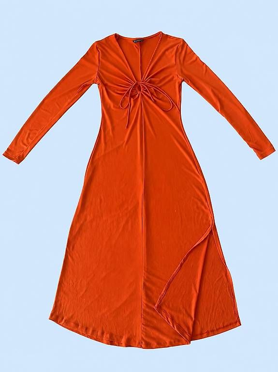 Kleider: Orange Long Sleeve Dress - Stradivarius – Gebraucht aus Lugano von selling_nice_stuff