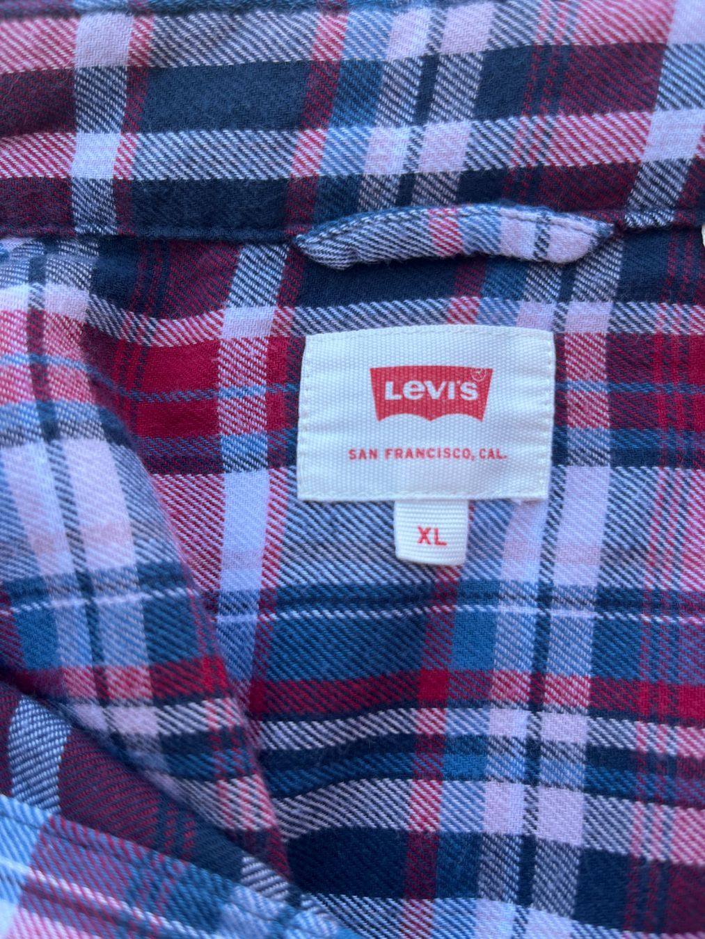 Levi's Chemises: Chemise LEVIS XL – Neuf (Voir description) à Seiry par vanille08 5