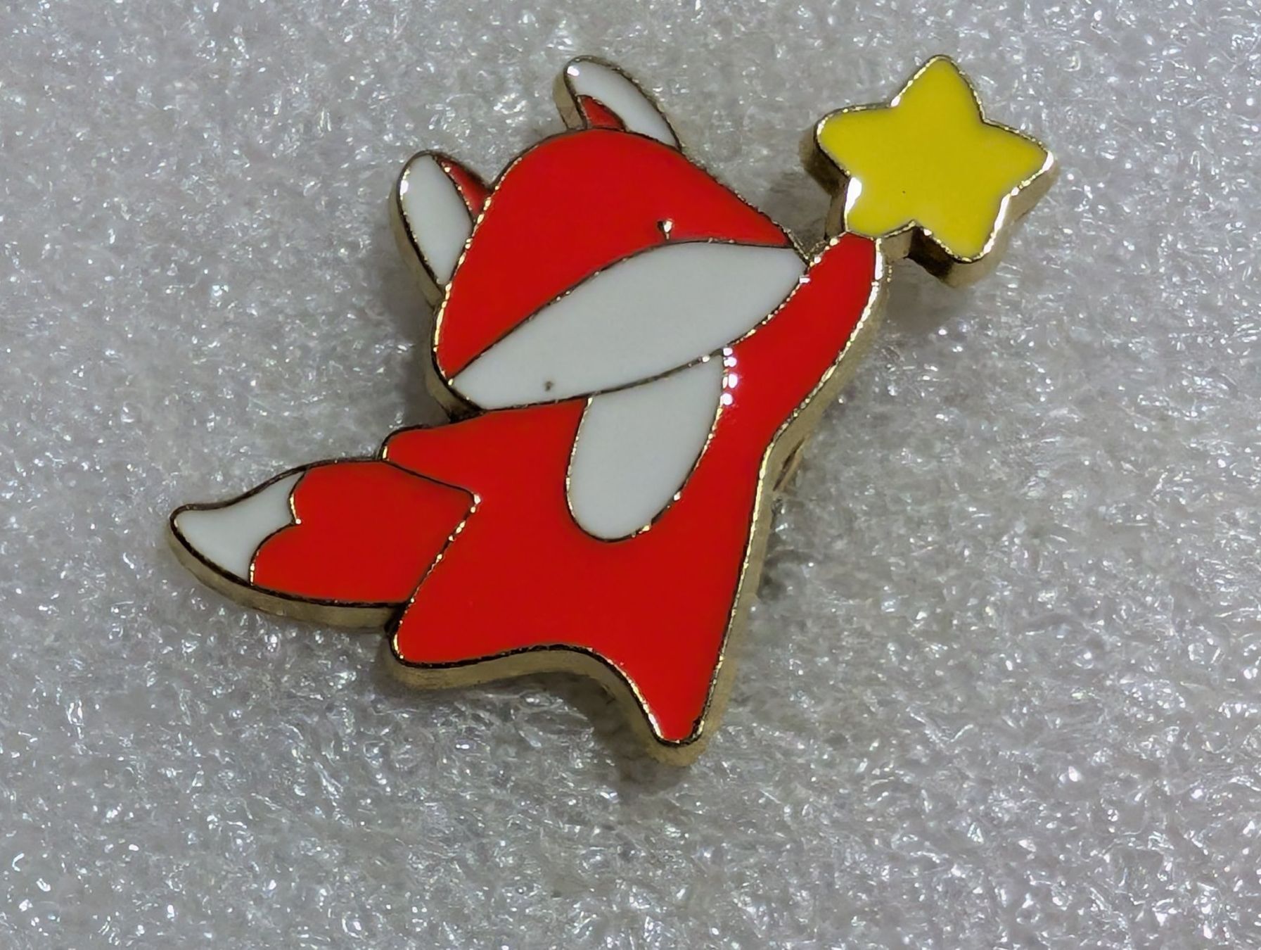Placchette & Badge: Ansteckpin 106: Fuchs – Usato da Oppligen venduto da Pin-Fall-Shop