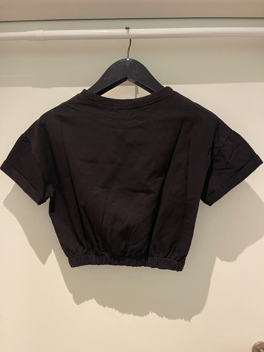 T-shirt: Schickes schwarzes Crop Top, Grösse S – Usato da Rheineck venduto da FGeissler 2