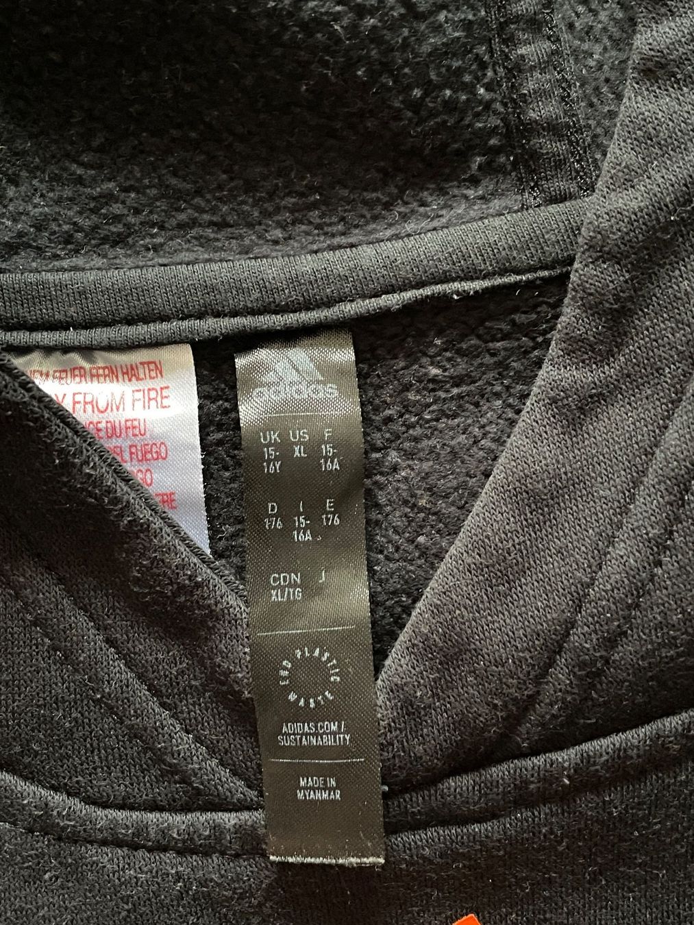 Adidas Maglioni & Felpe: ADIDAS Kapuzenpullover Grösse 176 – Usato da Mauren venduto da Greiner 1