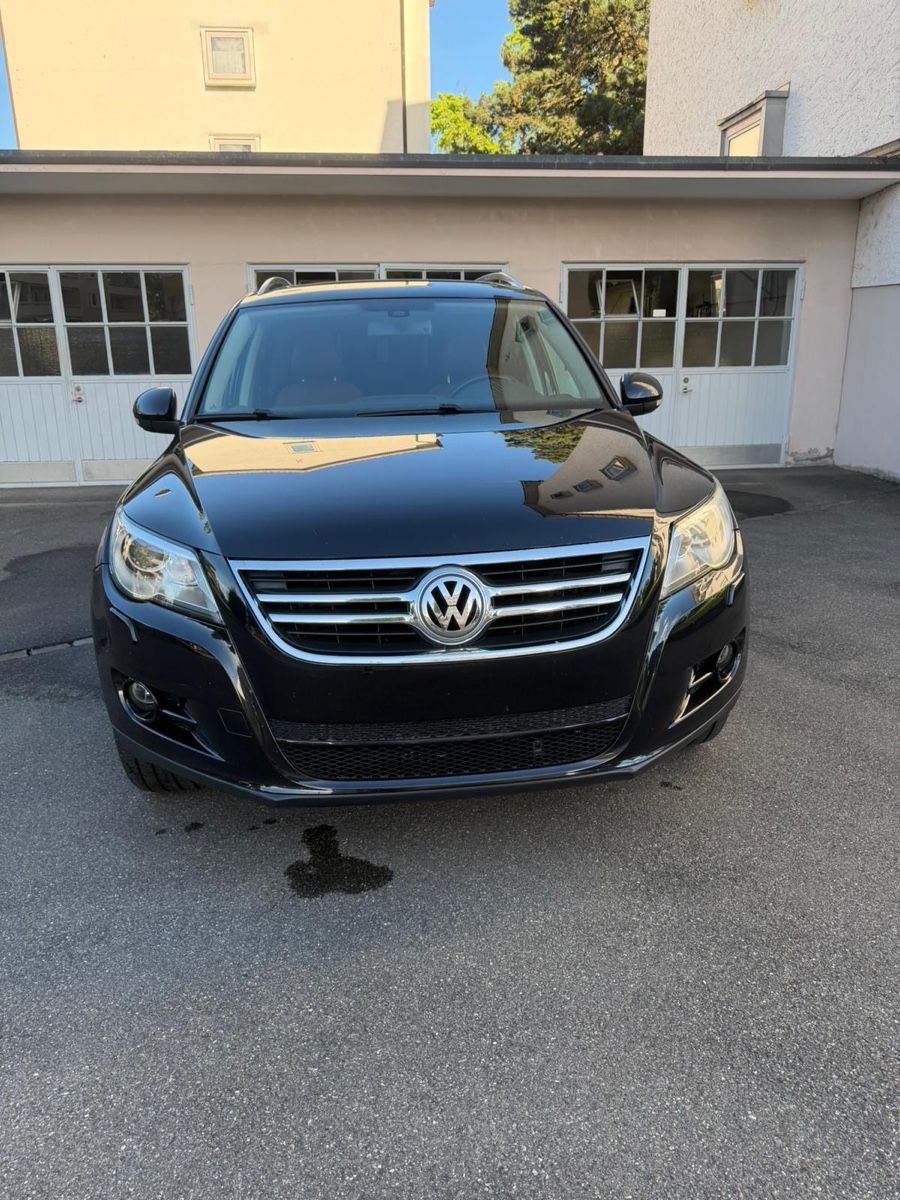 VW Automobili: Vw Tiguan 2.0 TSI  – Usato da Rüti ZH venduto da ES95 1