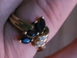 Fingerring mit Saphiren und Brillanten