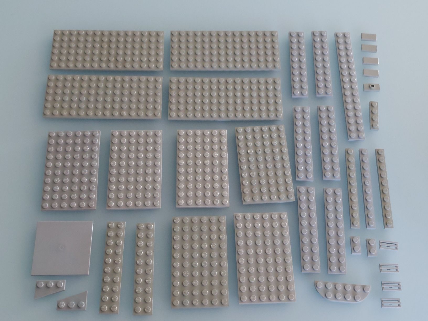 Lego Giocattoli: Lego Platten ( grau) – Usato da Zetzwil venduto da sti_x9xf