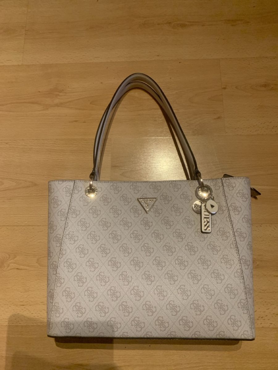 Guess Taschen für Damen: Guess Noelle 4G- Logo – Neu (gemäss Beschreibung) aus Benken SG von chiara2607