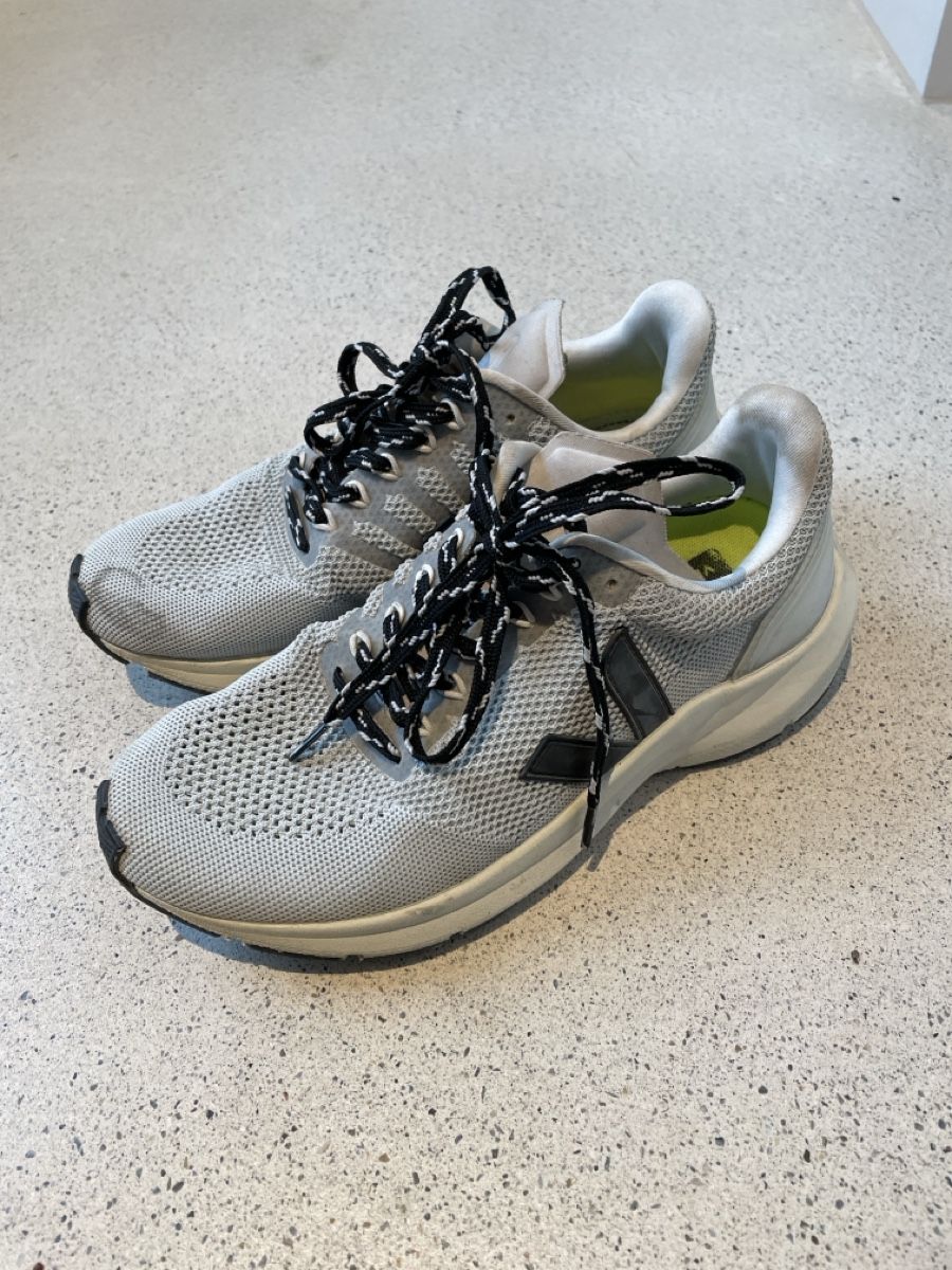 Veja Scarpe da donna: Leichte Laufschuhe Veja, Grösse 40 – Usato da Dübendorf venduto da mos_eisley 1