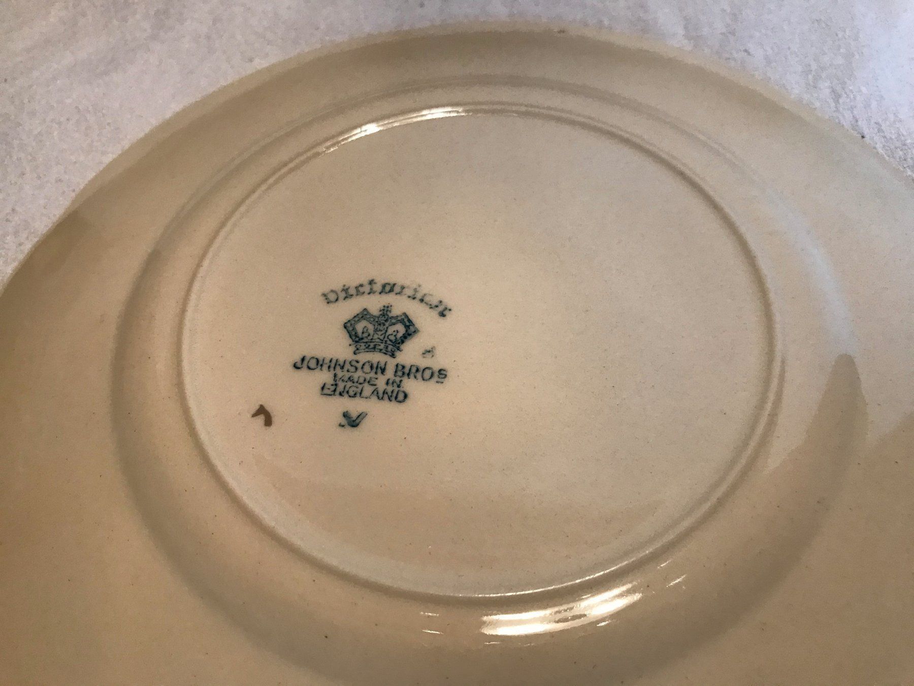 Piatti: 6 assiettes Johnson Bros et 3 couteaux – Usato da Ste-Croix venduto da mjmg 3