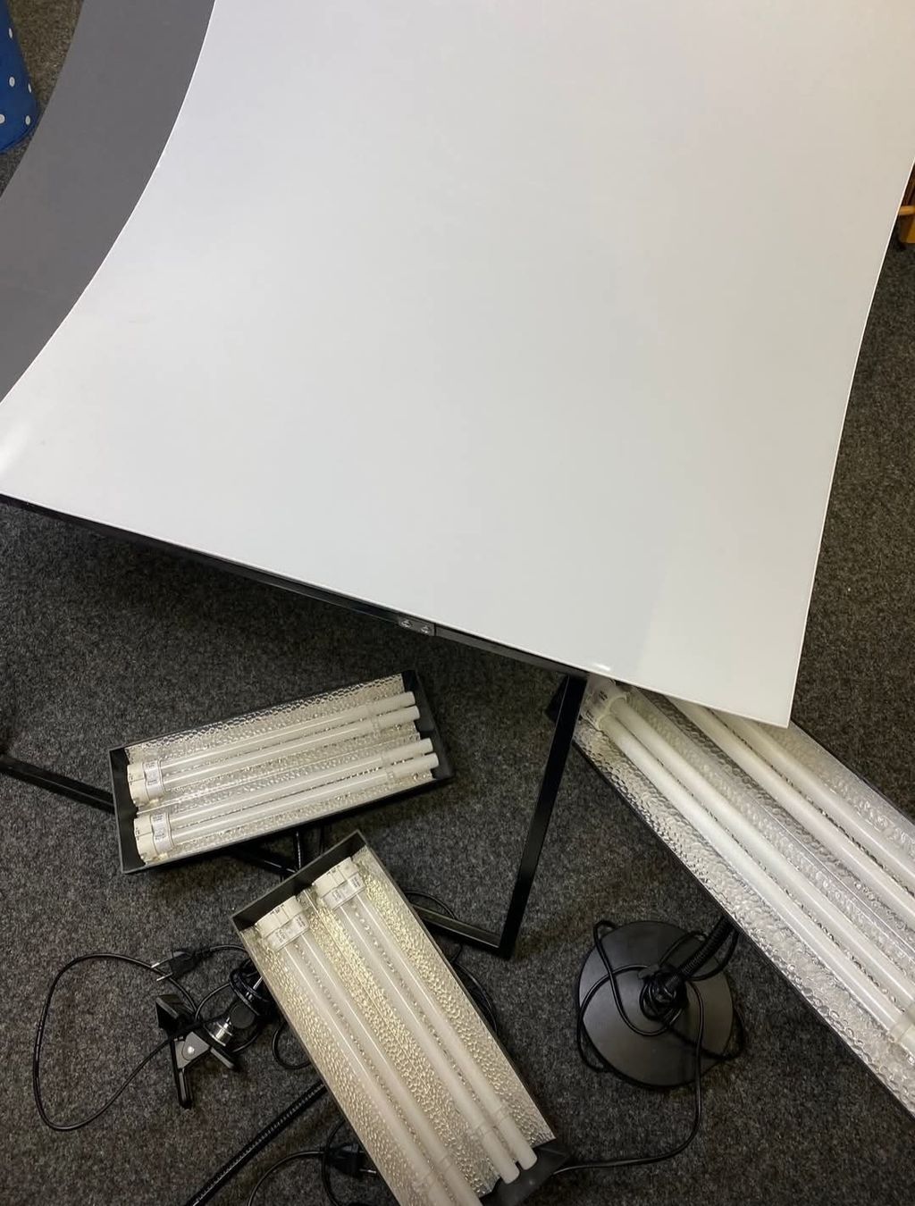 Laboratorio & Camera oscura: Fototisch mit 3 Profilampen – Usato da Beinwil (Freiamt) venduto da namidamitena 3