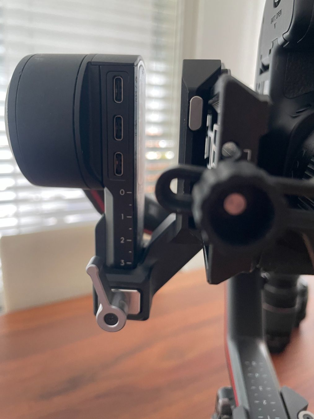 DJI Sonstiges Zubehör: DJI RS 3 Gimbal mit Vertikaladapter – Gebraucht aus Ruswil von nic_y25n 4