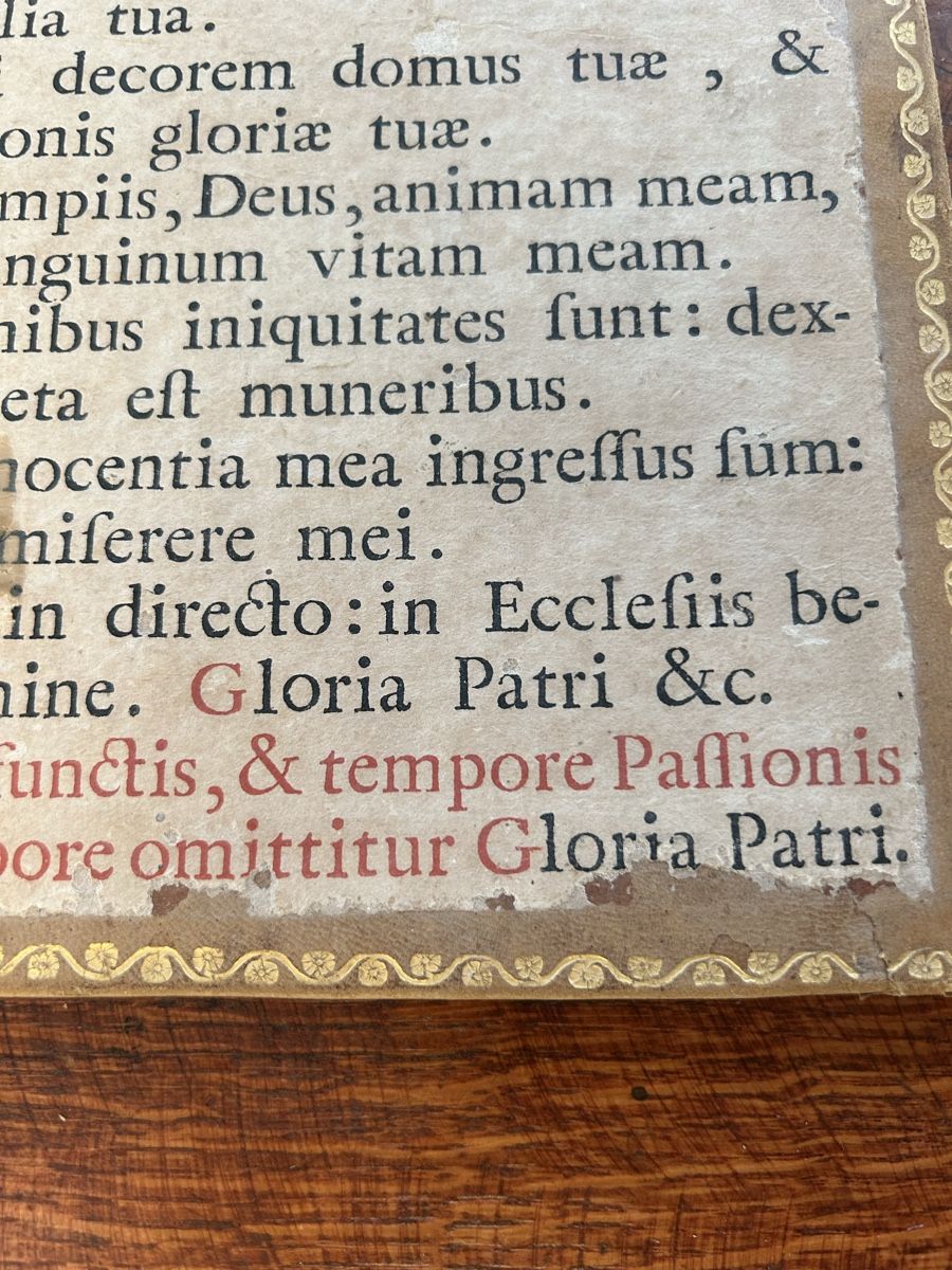 Foto & Immagini: Kanontafel antik aus Karton, rote Initialen – Usato da Riedholz venduto da Frettchen63 3