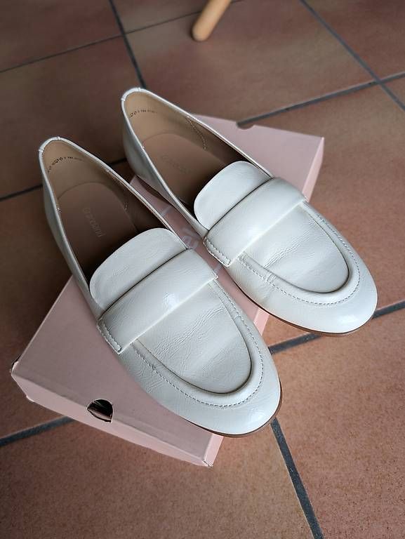 Scarpe da donna: Scarpe nuove da donna numero 38 – Usato da Verscio venduto da tig_jg9j 2