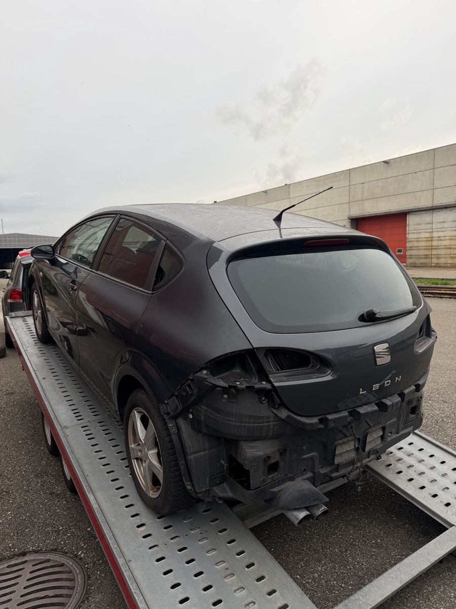 Tutti pezzi di ricambio auto: Seat Leon Teile Schlachten  – Usato da Geiss venduto da luk_cnw8 6