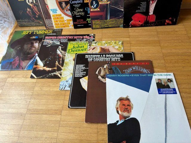 Dischi in vinile: 1 Posten mit 17 Country Langspielplatten – Usato da Stein am Rhein venduto da glocky 1