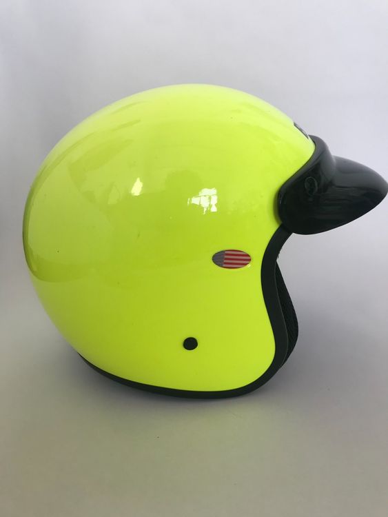 neongelber motorradhelm