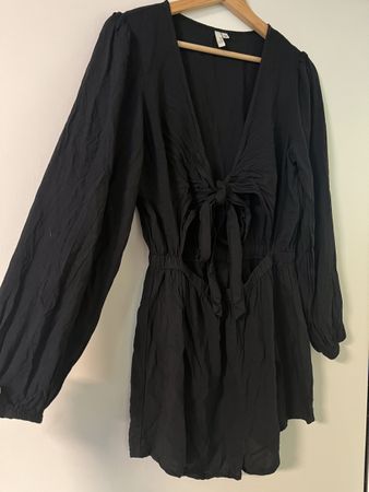 Schwarzer Playsuit/ Jumpsuit